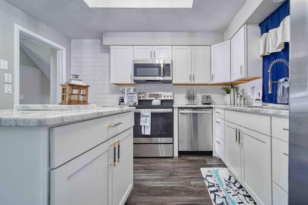 Stylish Lake Home With Huge Pool, Arcade With Ps5,And Theater Just 5 Min From Legoland 윈터헤이븐 외부 사진